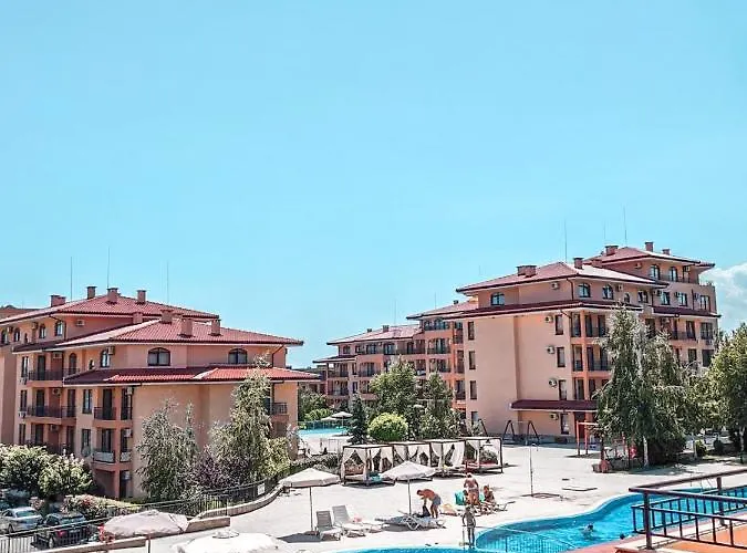 Family Apartment Near Beach, Pools & Star Dreams Complex