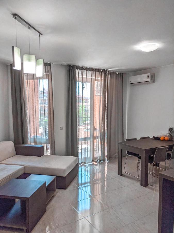 Family Apartment Near Beach, Pools & Star Dreams Complex