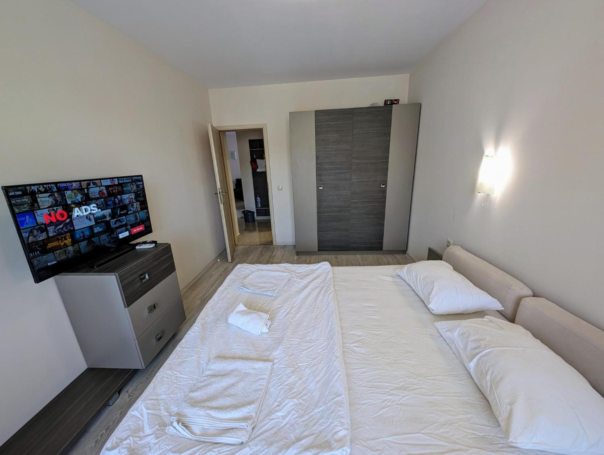 Family Apartment Near Beach, Pools & Star Dreams Complex Sveti Vlas