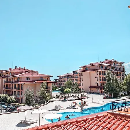 Family Apartment Near Beach, Pools & Star Dreams Complex Sveti Vlas Exterior photo