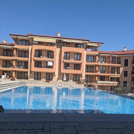 Family Apartment Near Beach, Pools & Star Dreams Complex Sveti Vlas Exterior photo