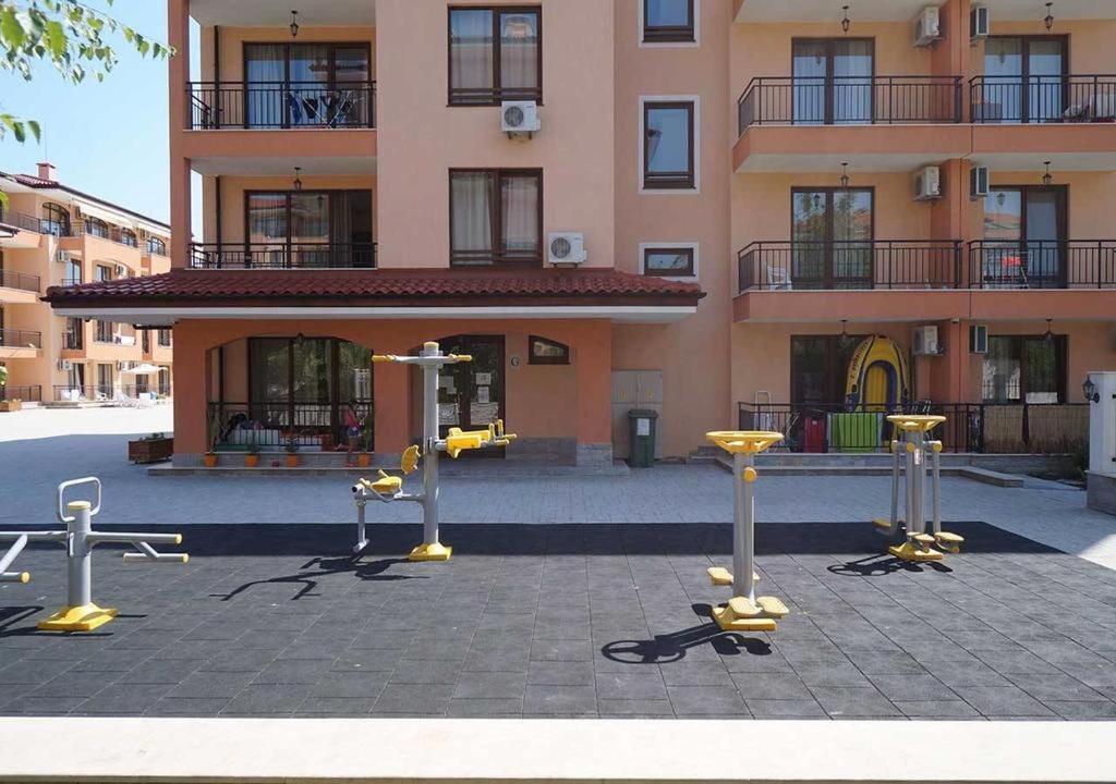Family Apartment Near Beach, Pools & Star Dreams Complex