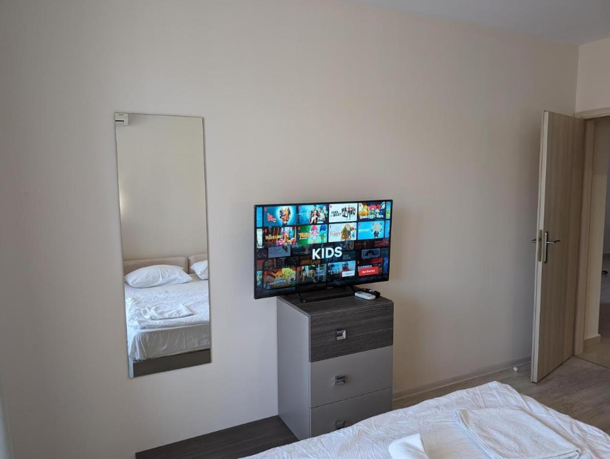 Family Apartment Near Beach, Pools & Star Dreams Complex Apartament